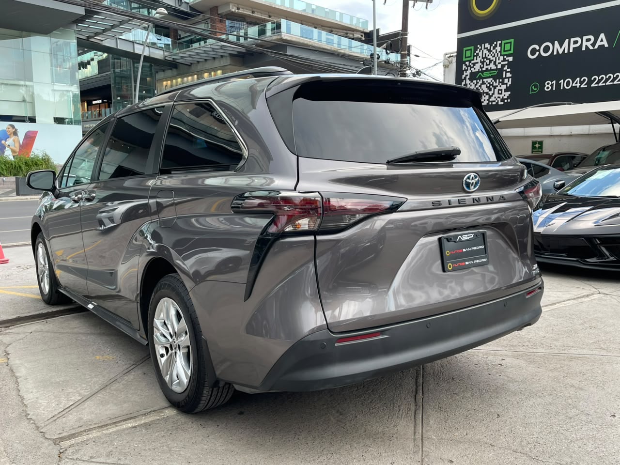 SIENNA XLE HYBRIDA