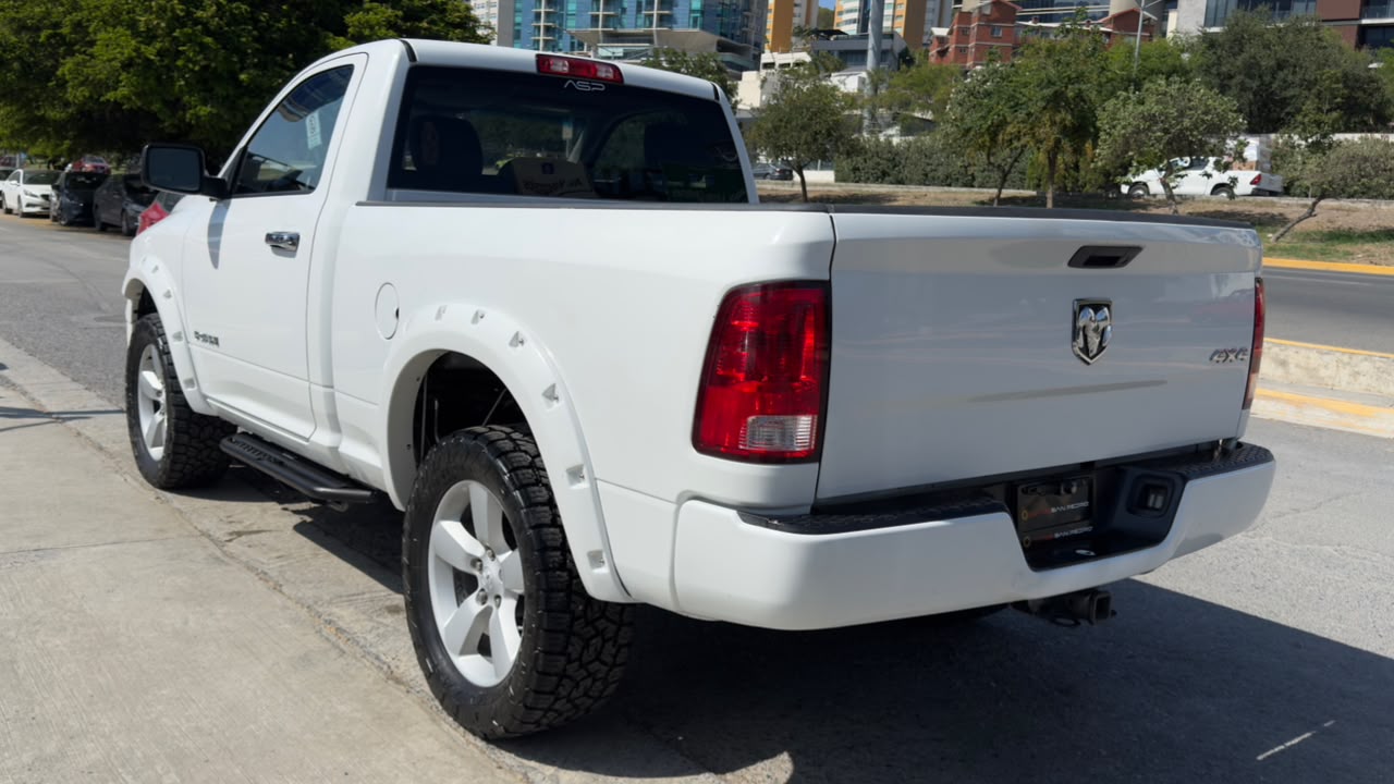 DODGE RAM 1500 CABINA REGULAR ST V6 4X4 2020