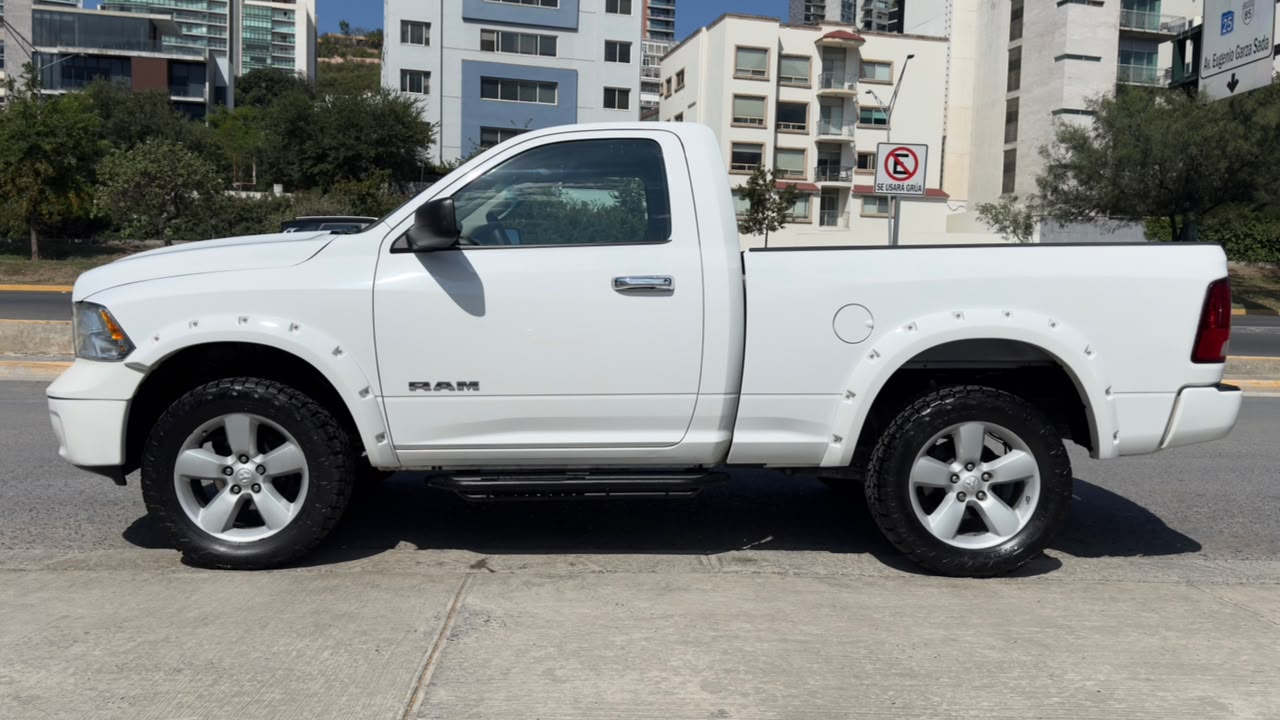 DODGE RAM 1500 CABINA REGULAR ST V6 4X4 2020