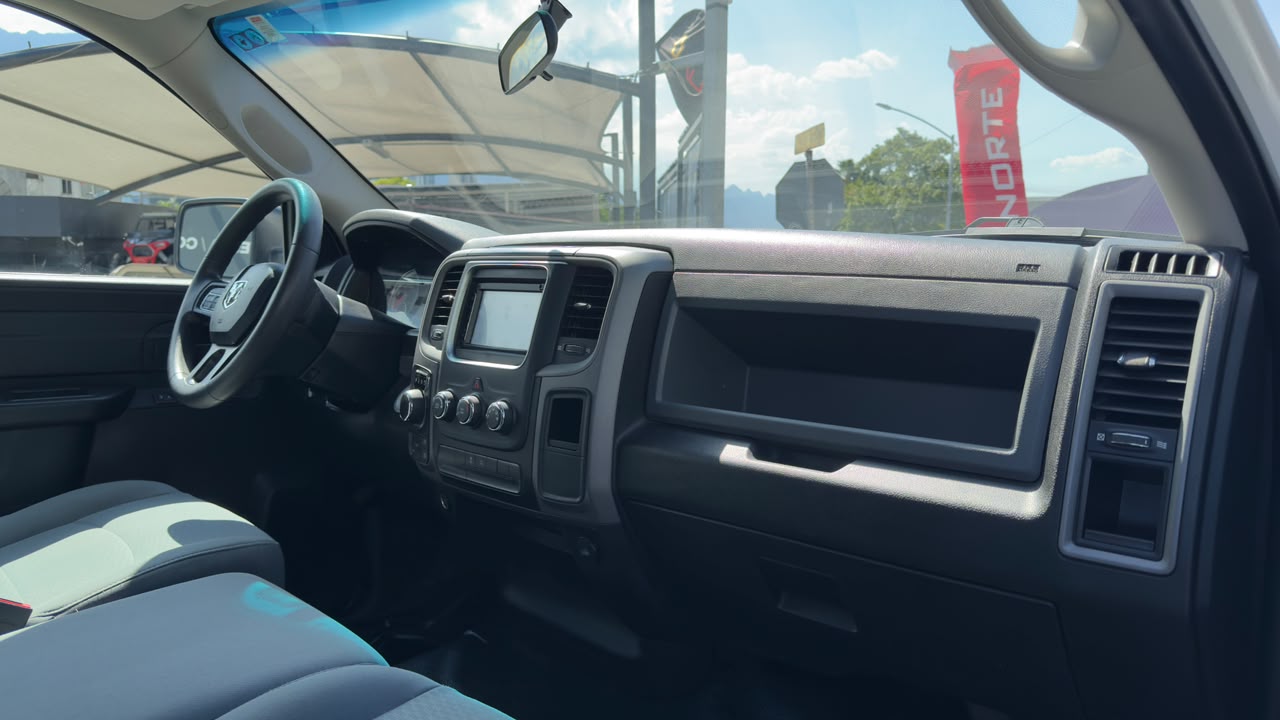 DODGE RAM 1500 CABINA REGULAR ST V6 4X4 2020