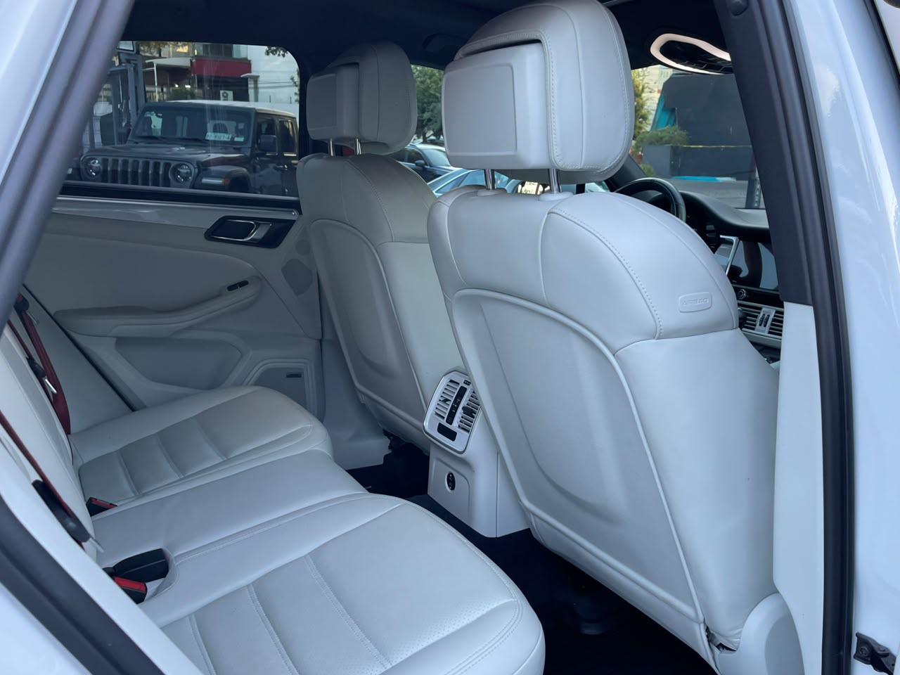 MACAN GTS 2.9 L 440 HP