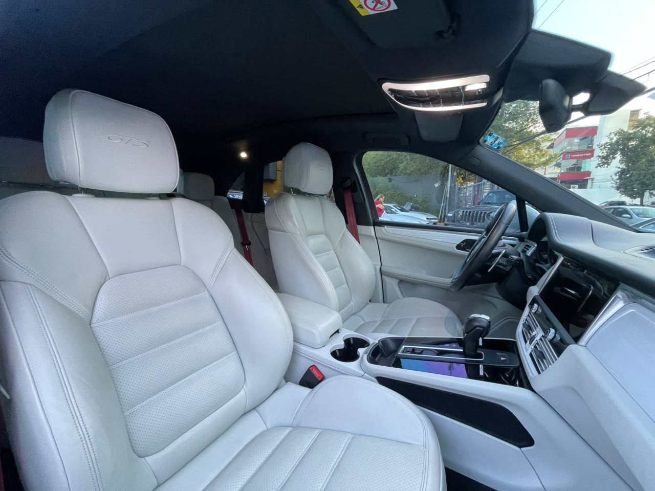MACAN GTS 2.9 L 440 HP