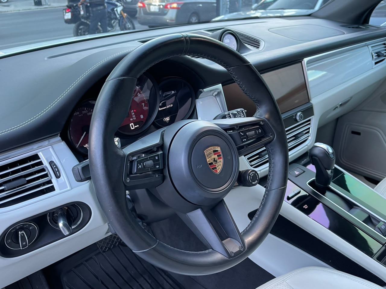 MACAN GTS 2.9 L 440 HP