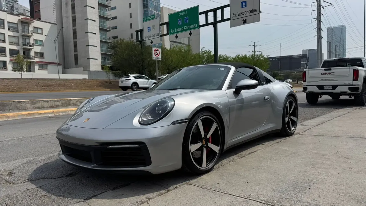 PORSCHE 911 TARGA 4S 2024