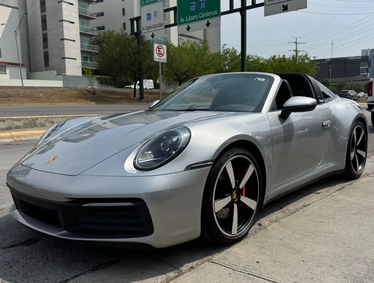 PORSCHE 911 TARGA 4S 2024