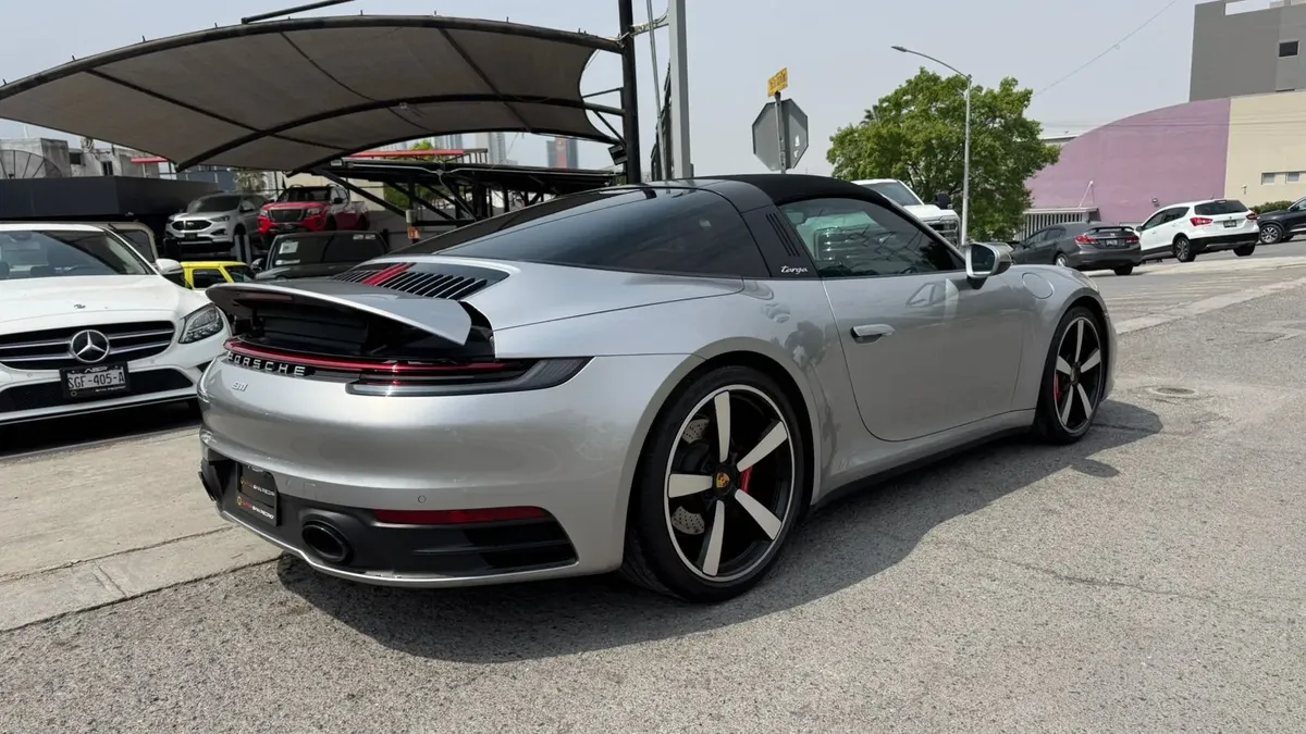 PORSCHE 911 TARGA 4S 2024