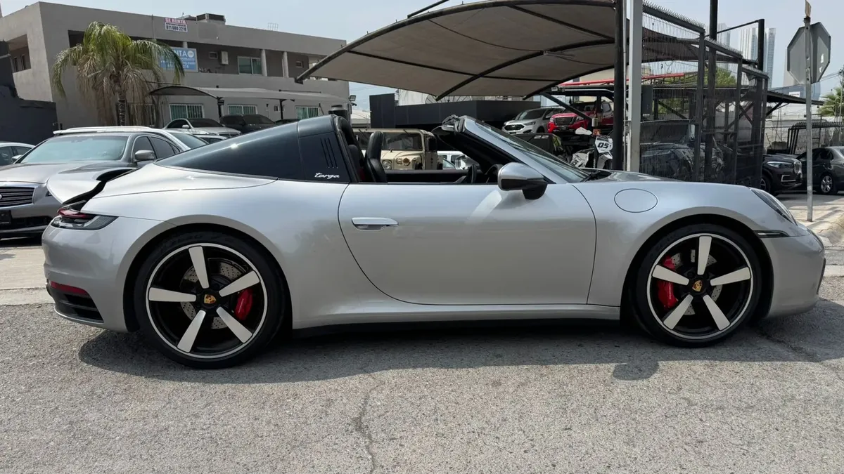 PORSCHE 911 TARGA 4S 2024