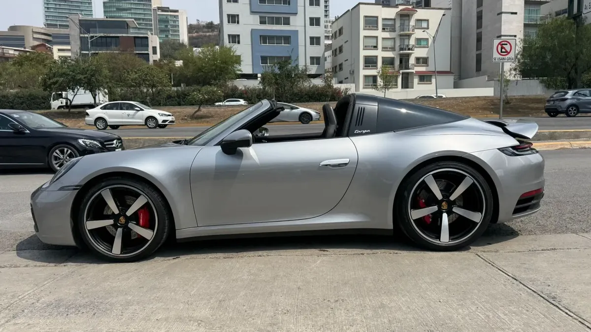 PORSCHE 911 TARGA 4S 2024