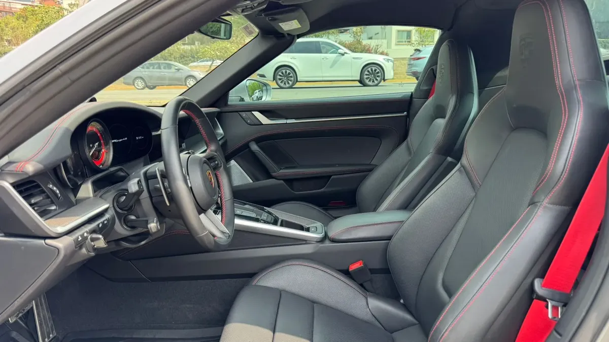 PORSCHE 911 TARGA 4S 2024