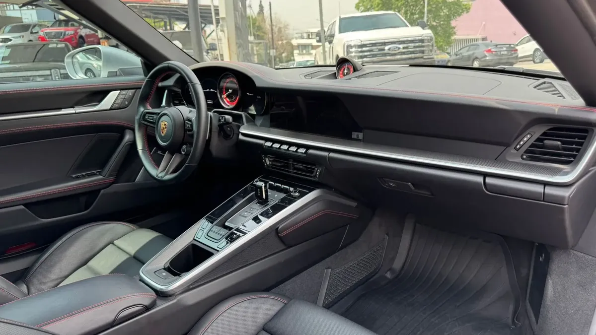 PORSCHE 911 TARGA 4S 2024