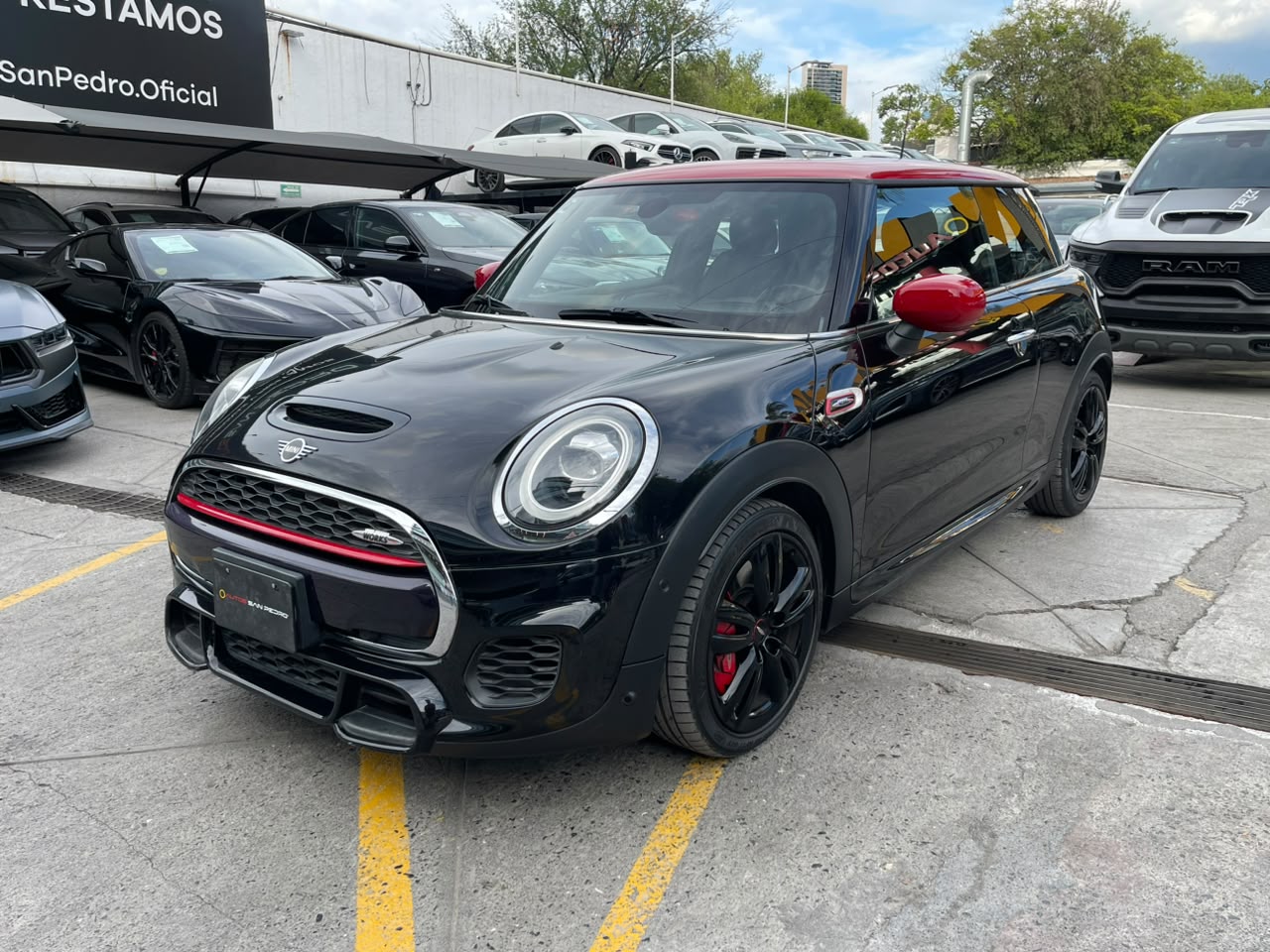 MINI COOPER JCW  HOT CHILI