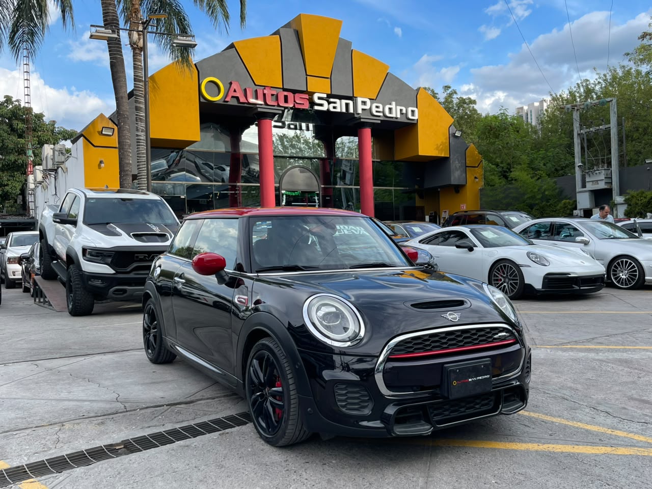MINI COOPER JCW  HOT CHILI