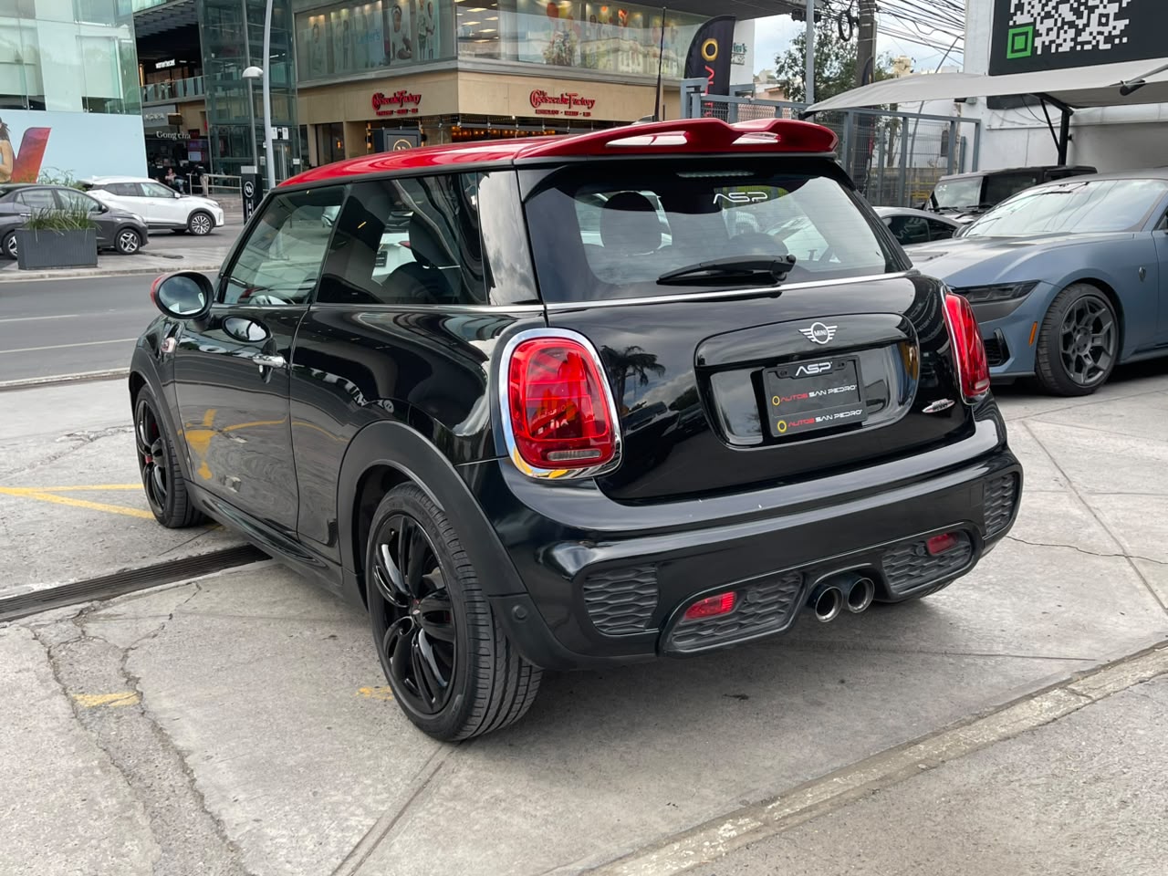 MINI COOPER JCW  HOT CHILI