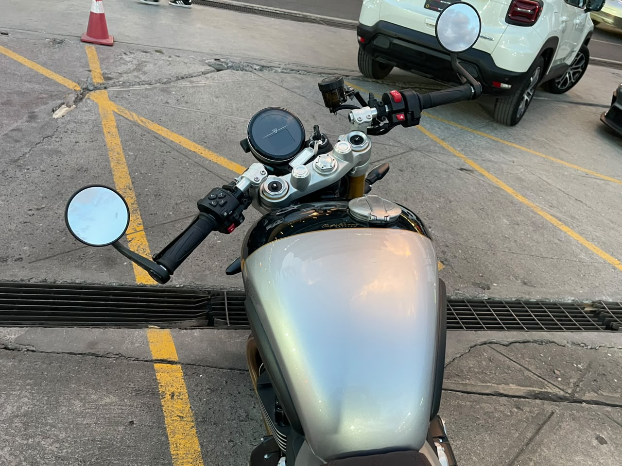 SPEED TWIN 1200