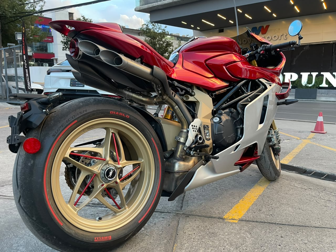SUPERVELOCE 1000 SERIE ORO