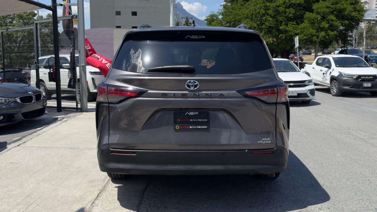TOYOTA SIENNA XLE 2022