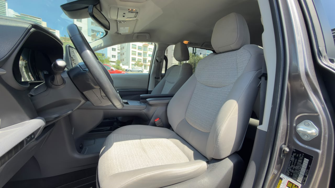 TOYOTA SIENNA XLE 2022