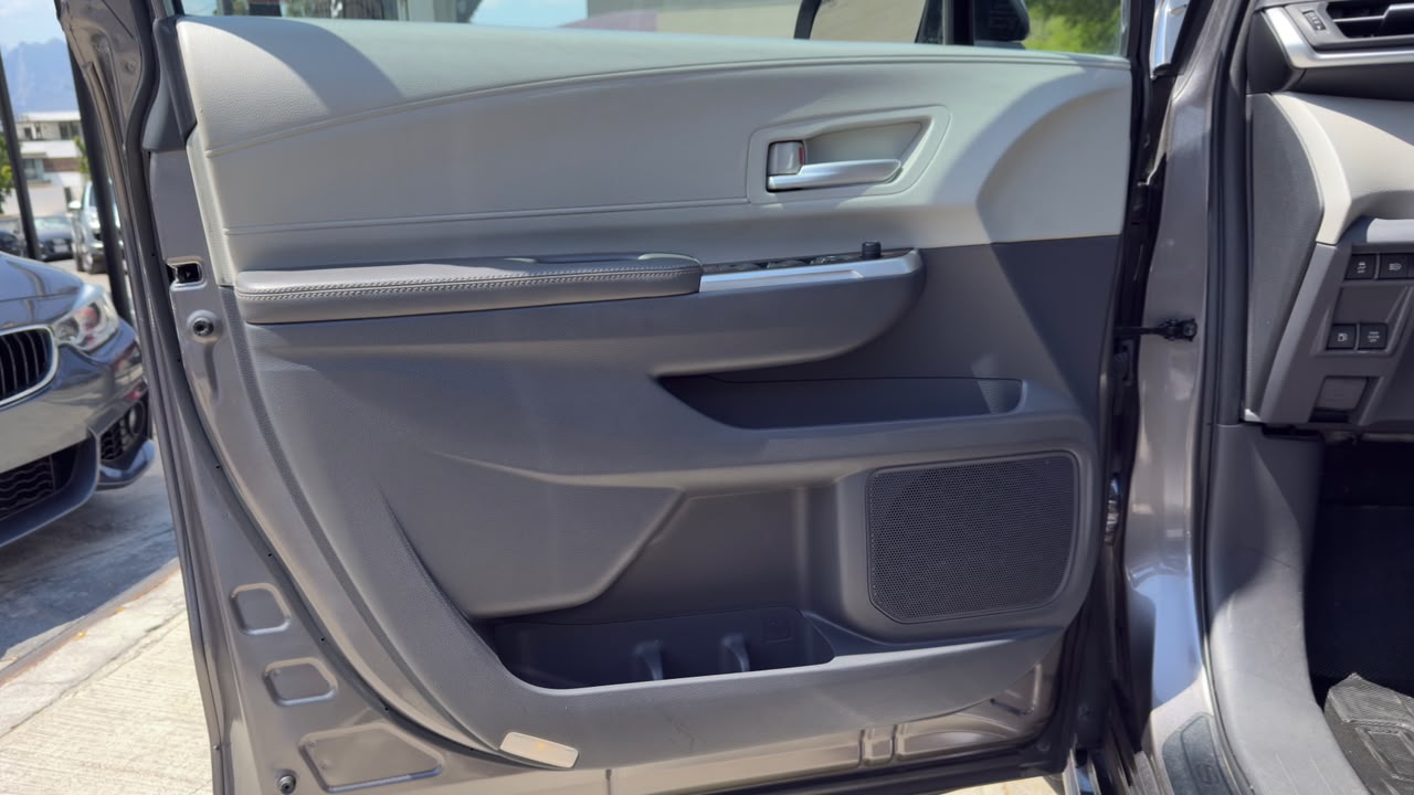 TOYOTA SIENNA XLE 2022