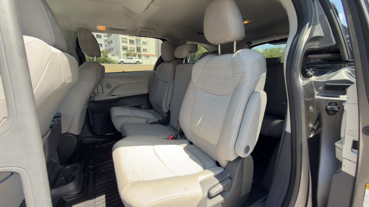 TOYOTA SIENNA XLE 2022