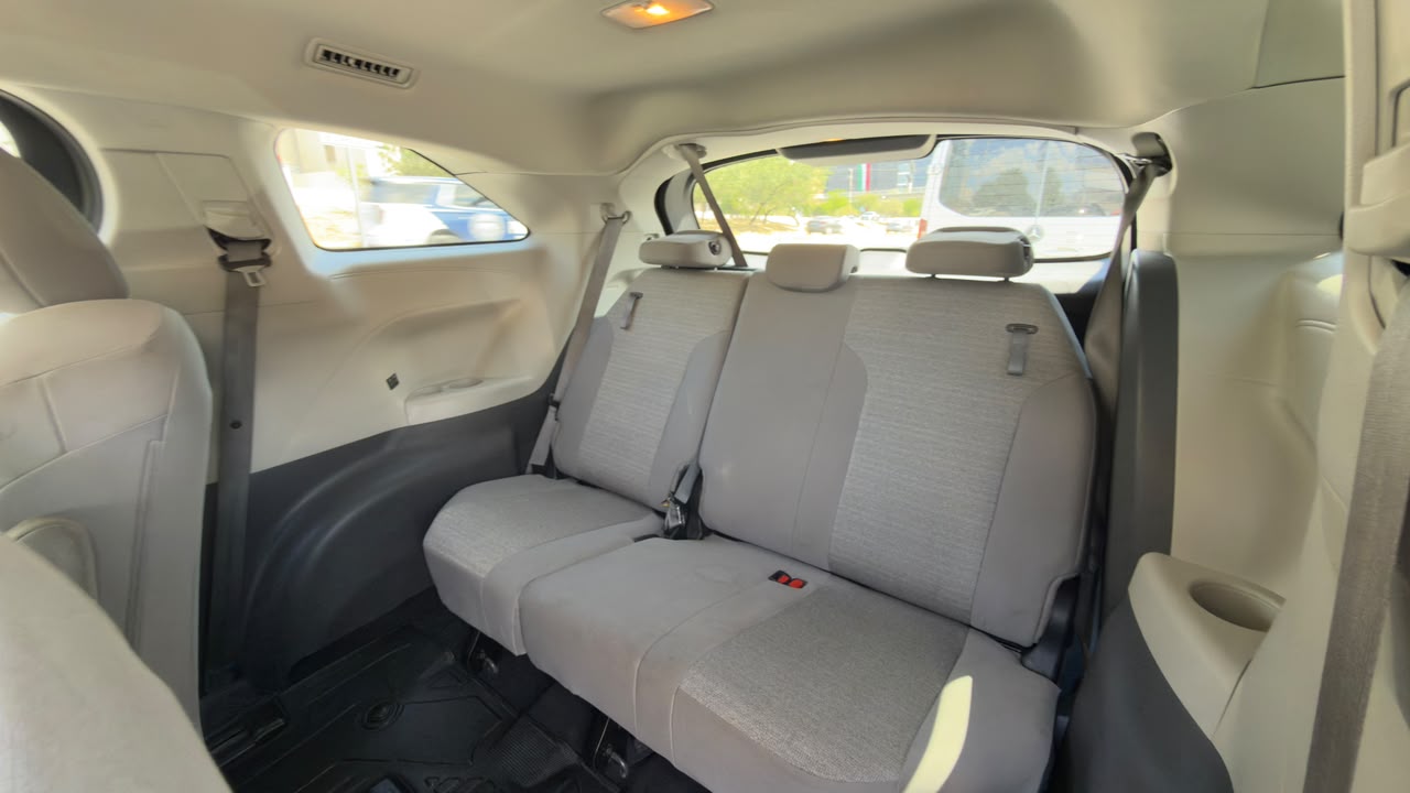 TOYOTA SIENNA XLE 2022