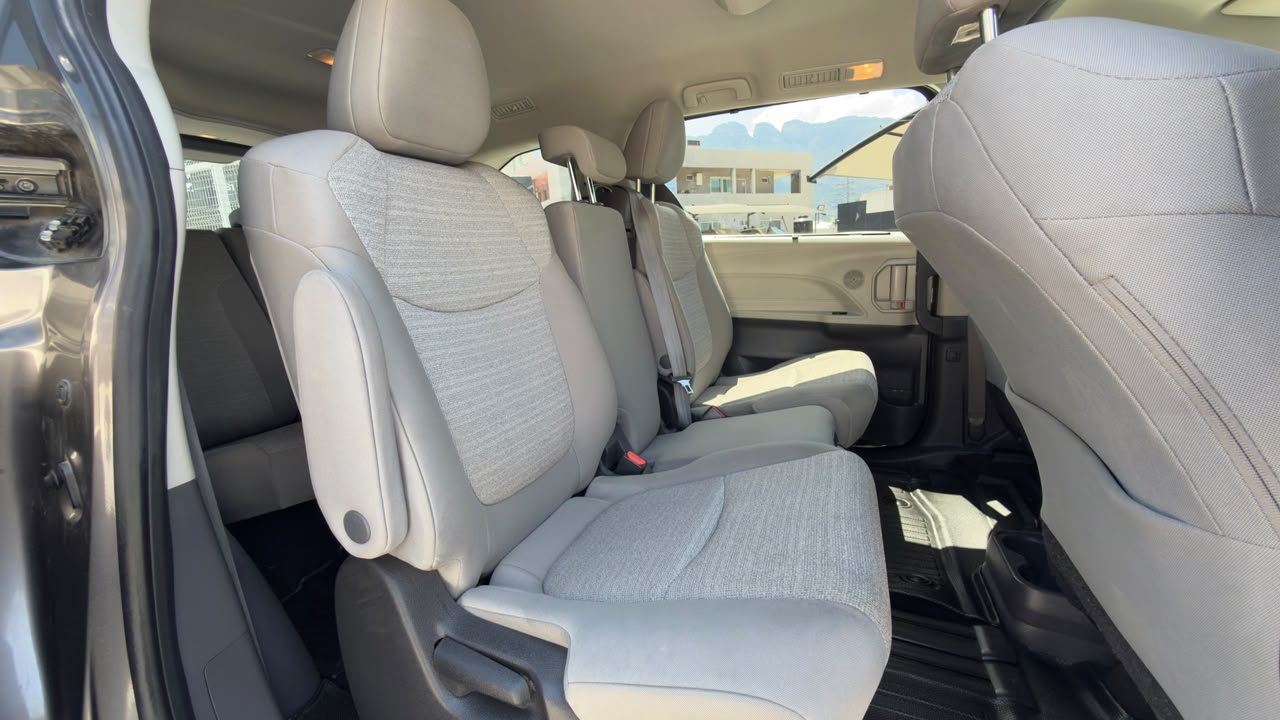 TOYOTA SIENNA XLE 2022
