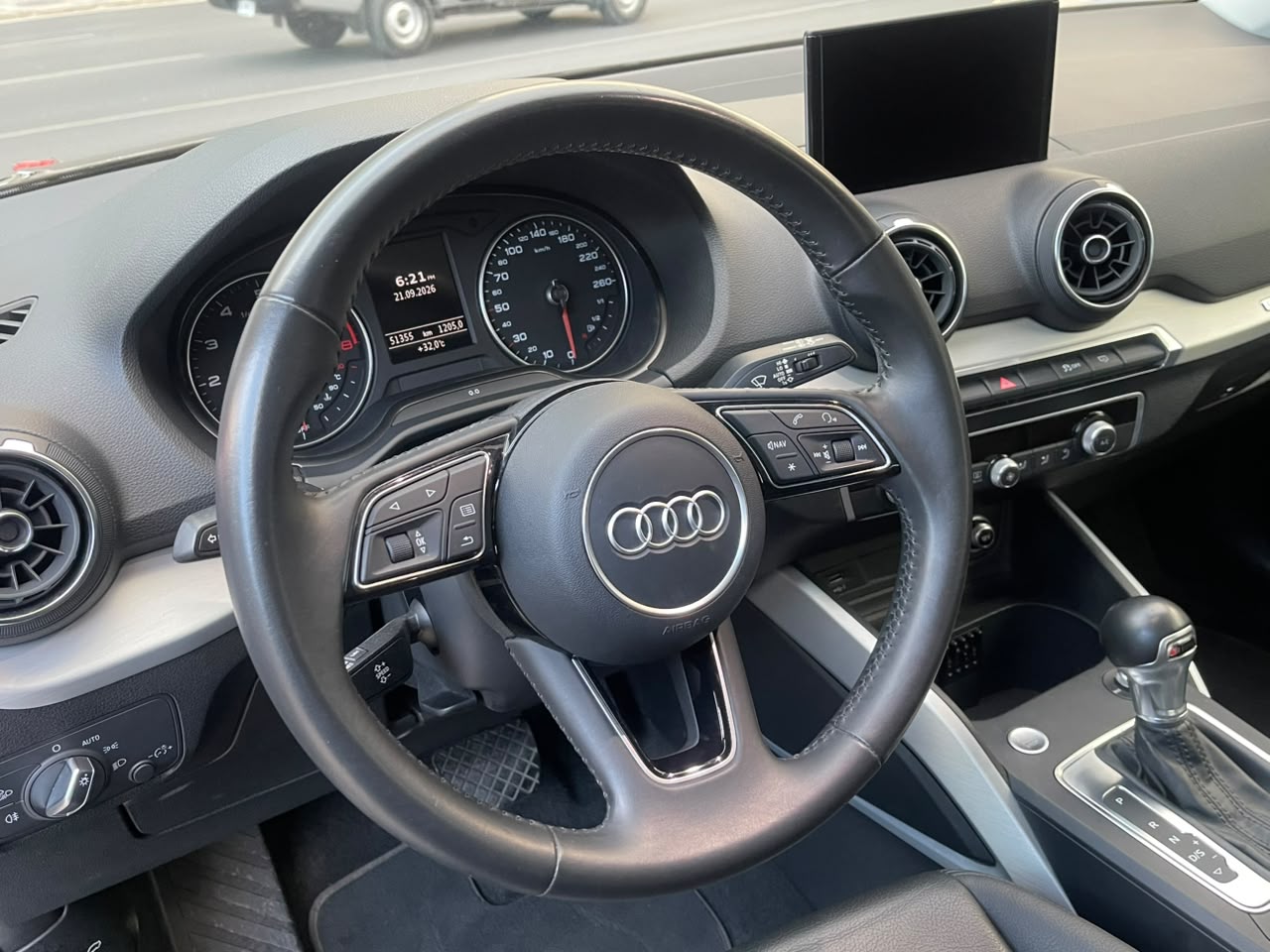 Q2 SELECT