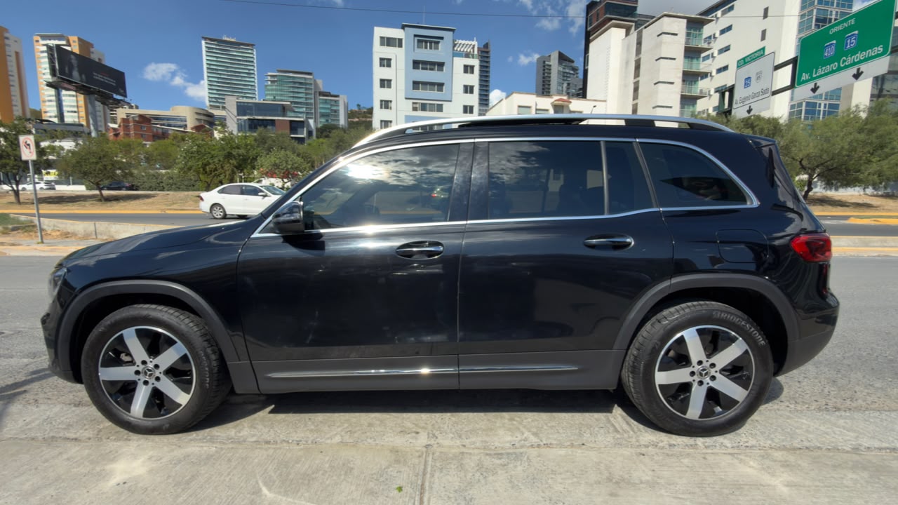 MERCEDES BENZ GLB 220 4MATIC MH 2025