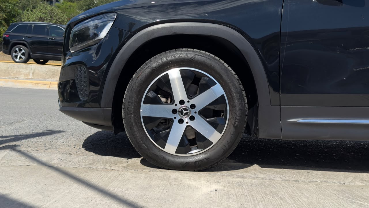 MERCEDES BENZ GLB 220 4MATIC MH 2025