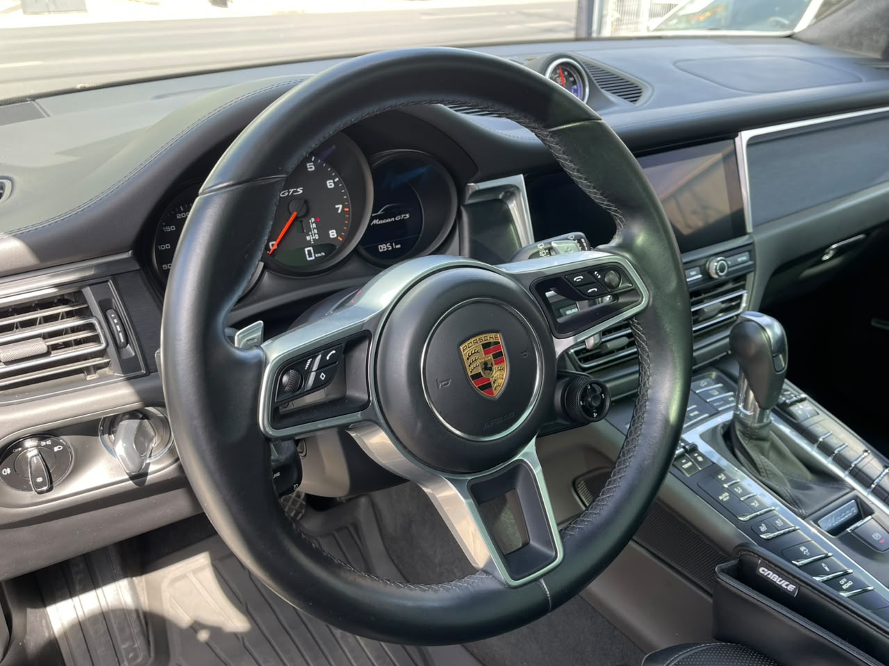 MACAN GTS