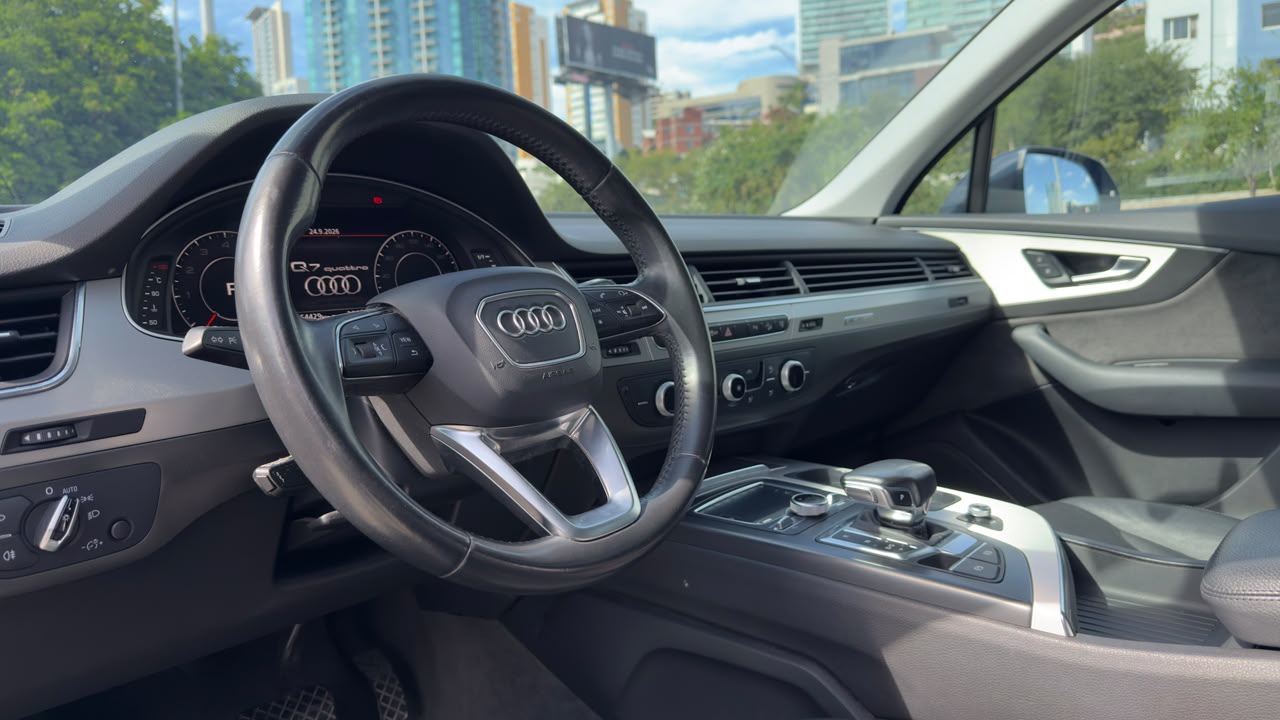 AUDI Q7 SELECT 2017