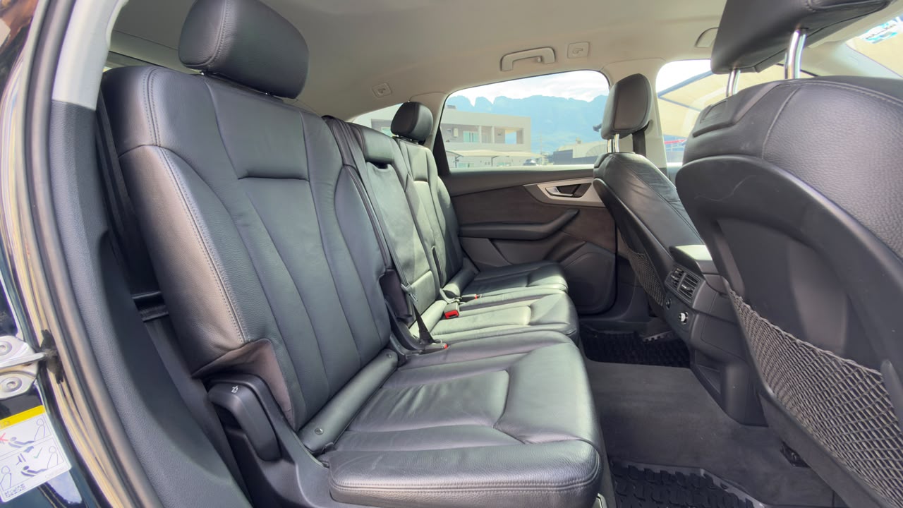 AUDI Q7 SELECT 2017
