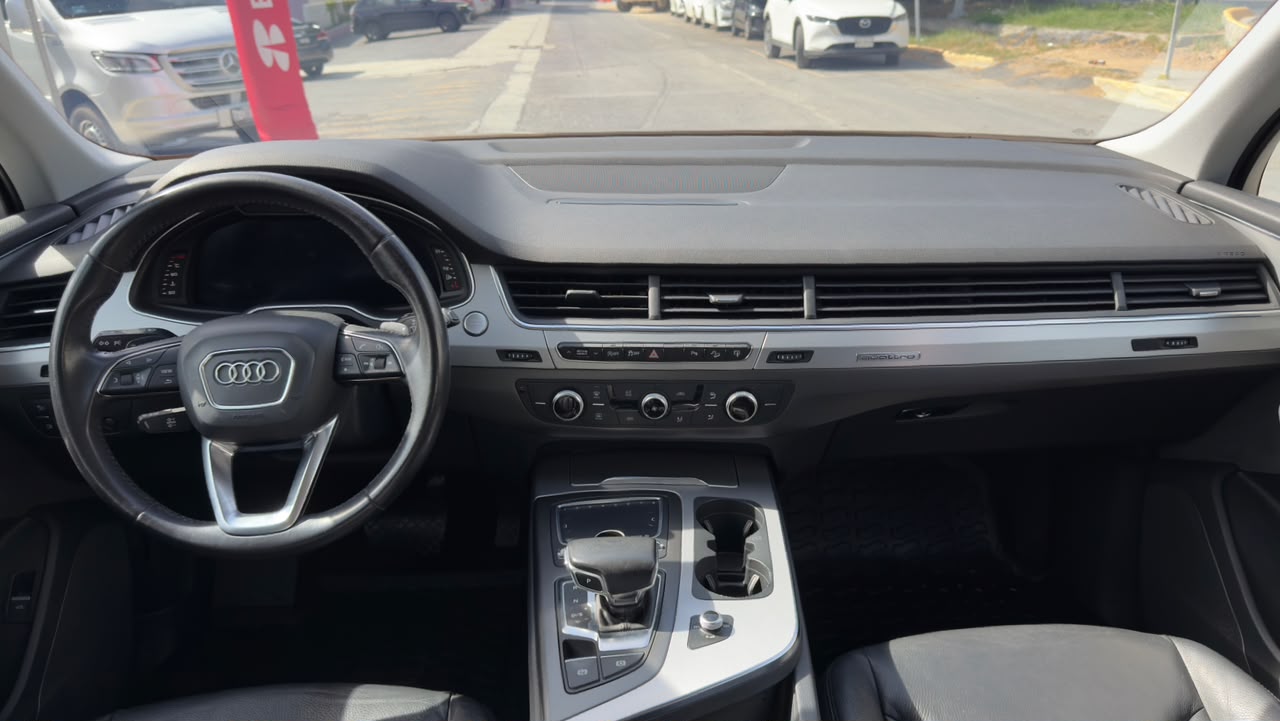 AUDI Q7 SELECT 2017