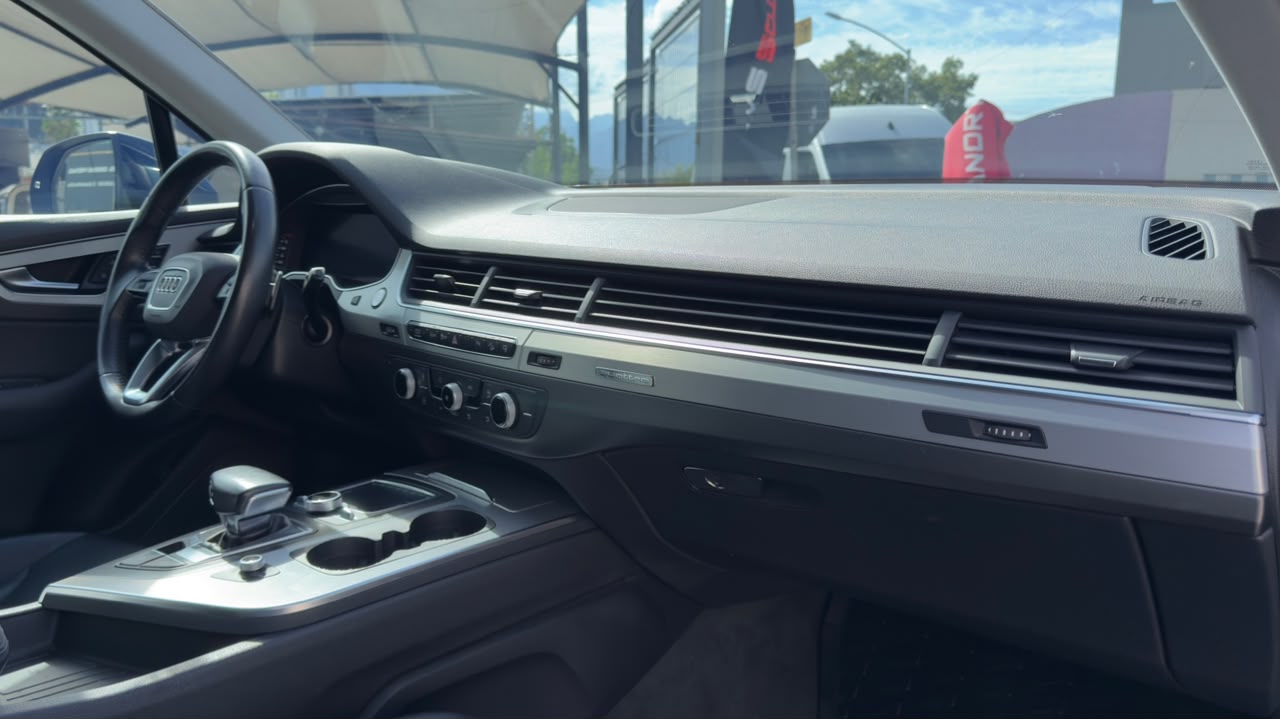 AUDI Q7 SELECT 2017