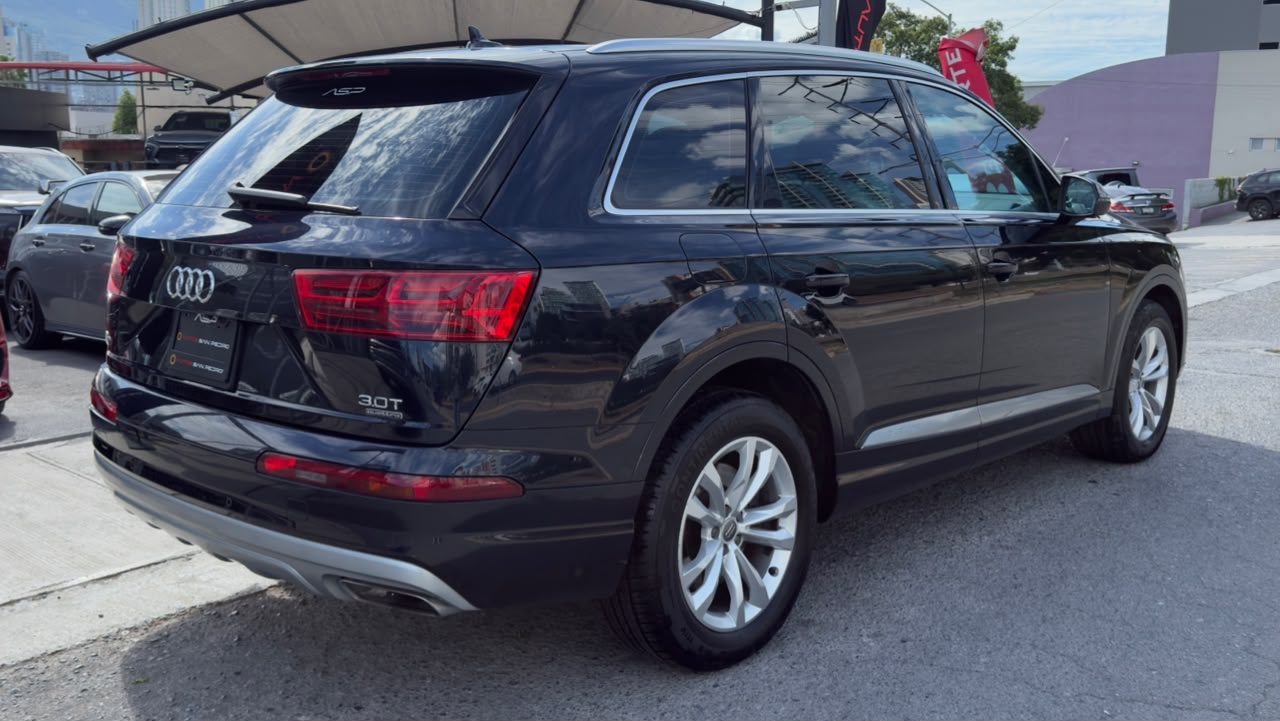 AUDI Q7 SELECT 2017