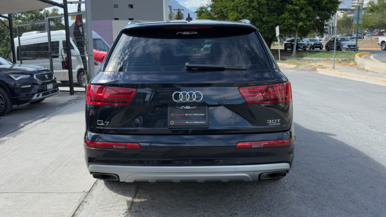 AUDI Q7 SELECT 2017