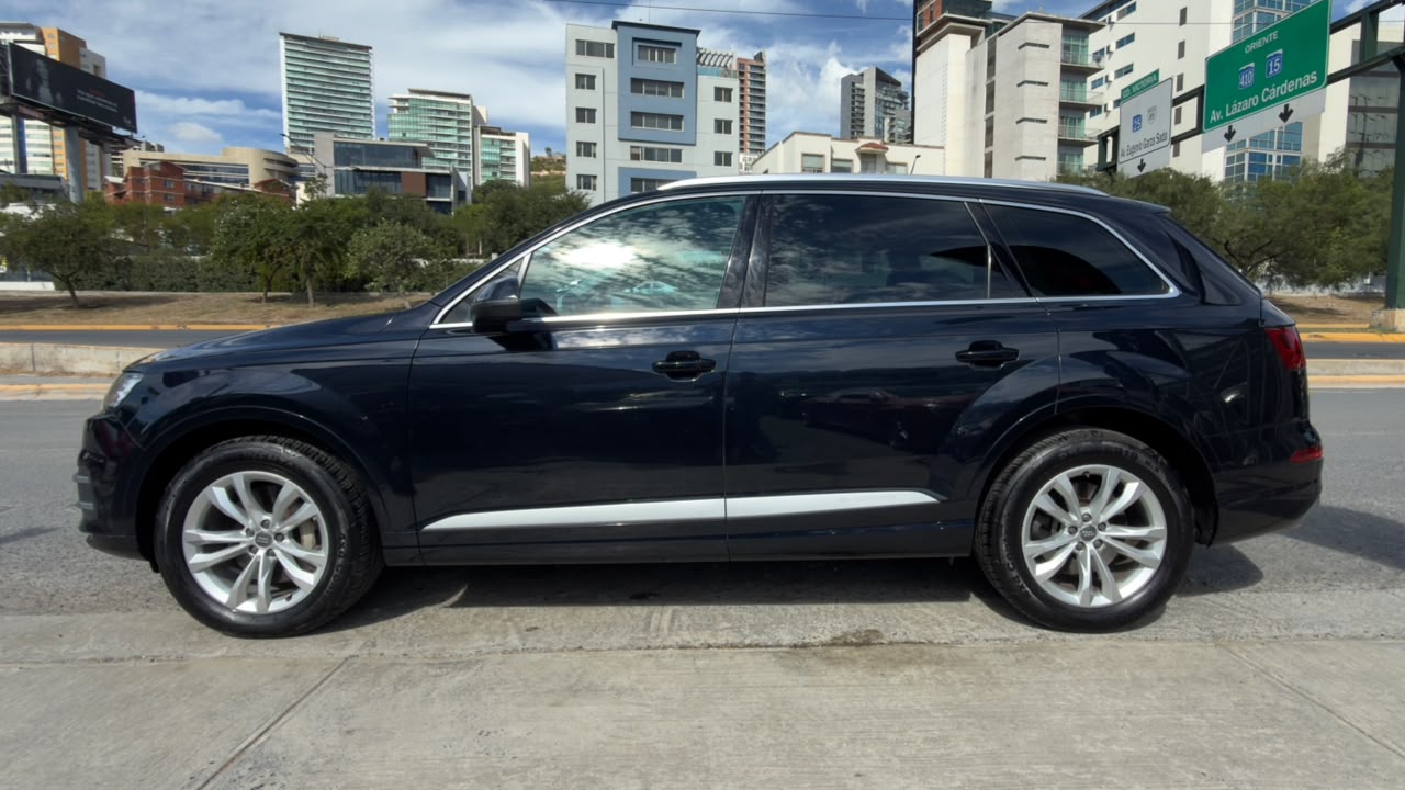 AUDI Q7 SELECT 2017