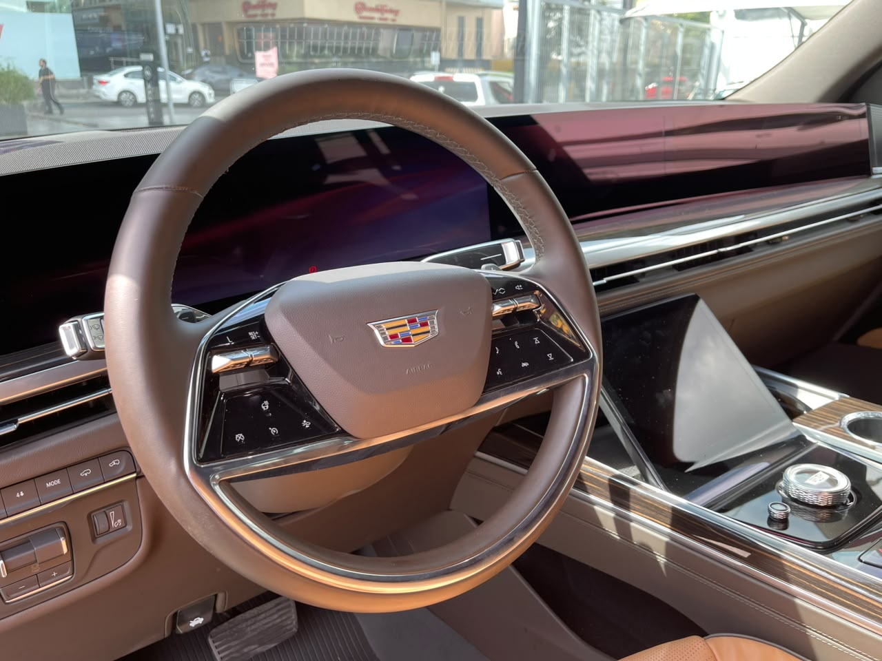 ESCALADE PREMIUM LUXURY