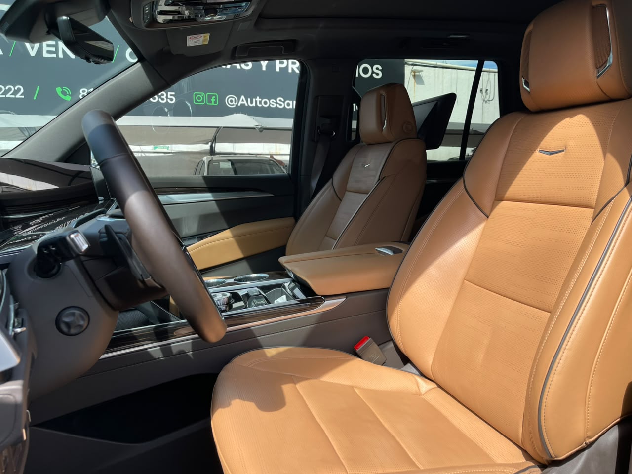 ESCALADE PREMIUM LUXURY