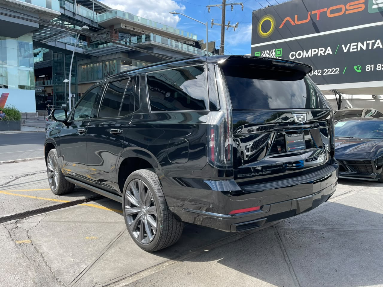 ESCALADE PREMIUM LUXURY