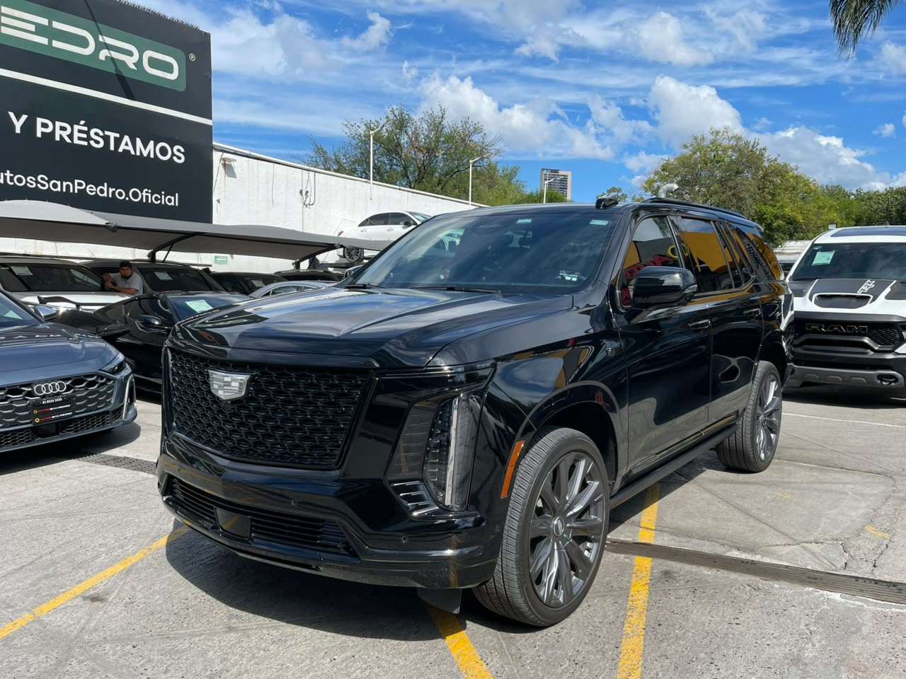 ESCALADE PREMIUM LUXURY