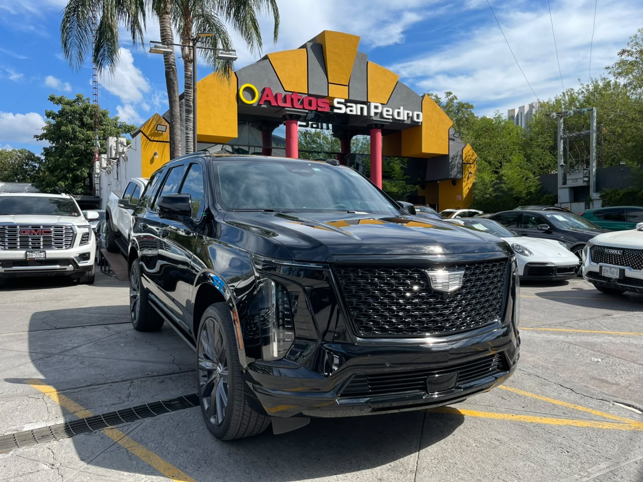 ESCALADE PREMIUM LUXURY