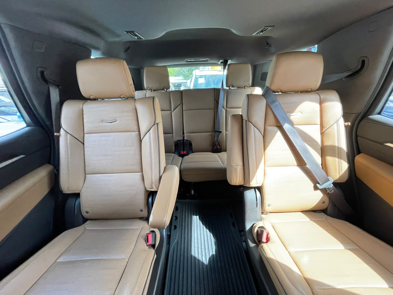 ESCALADE PREMIUM LUXURY