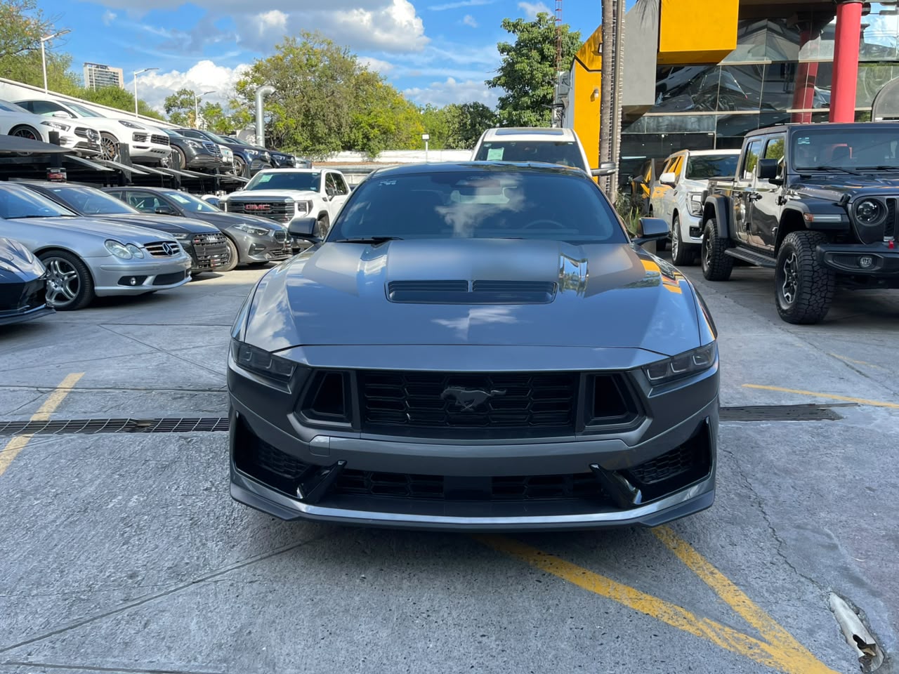 MUSTANG DARK HORSE COUPE