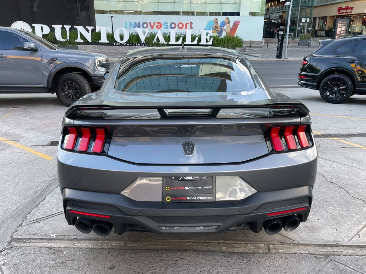 MUSTANG DARK HORSE COUPE