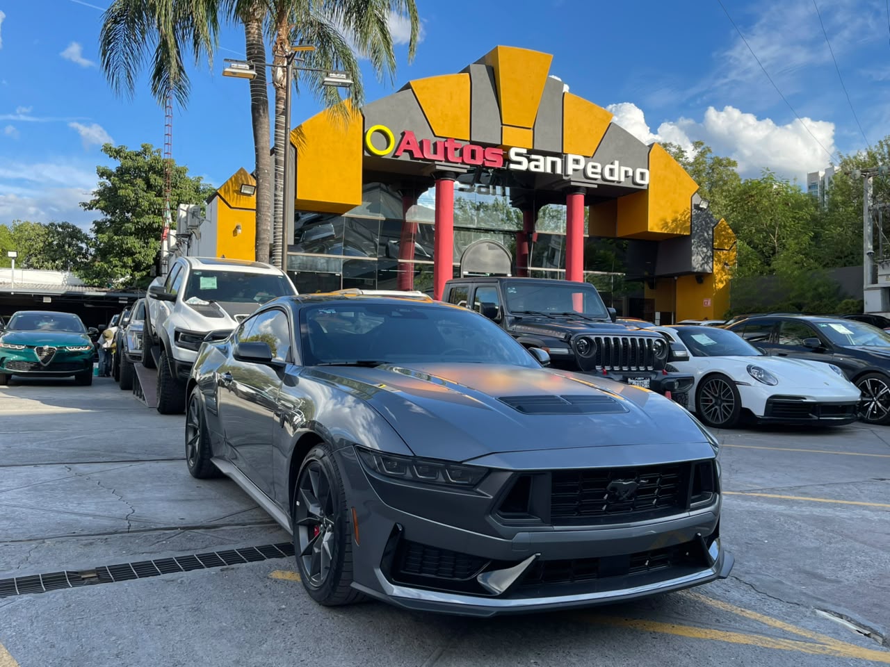 MUSTANG DARK HORSE COUPE