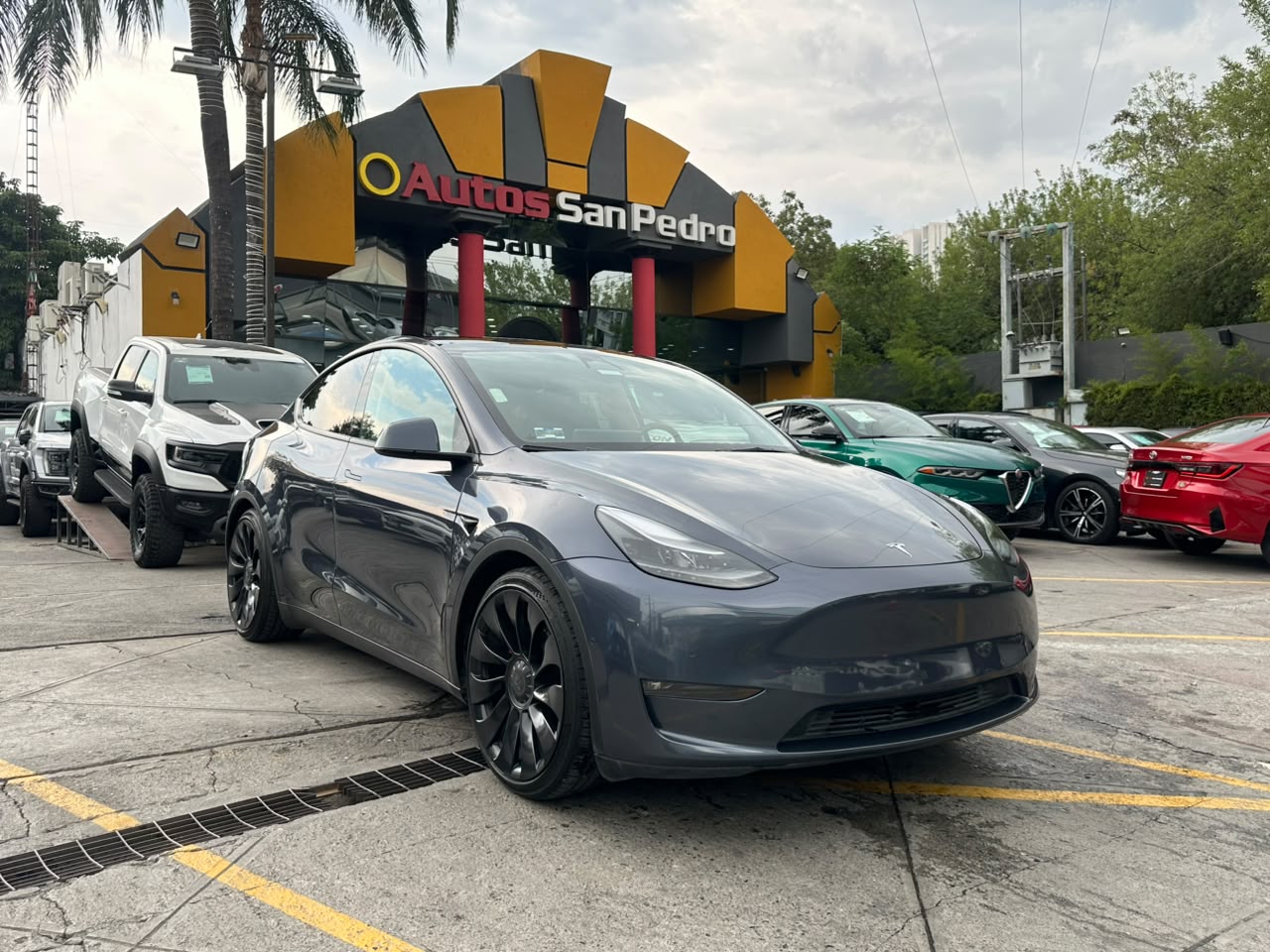 MODEL Y DUAL MOTOR PERFORMANCE