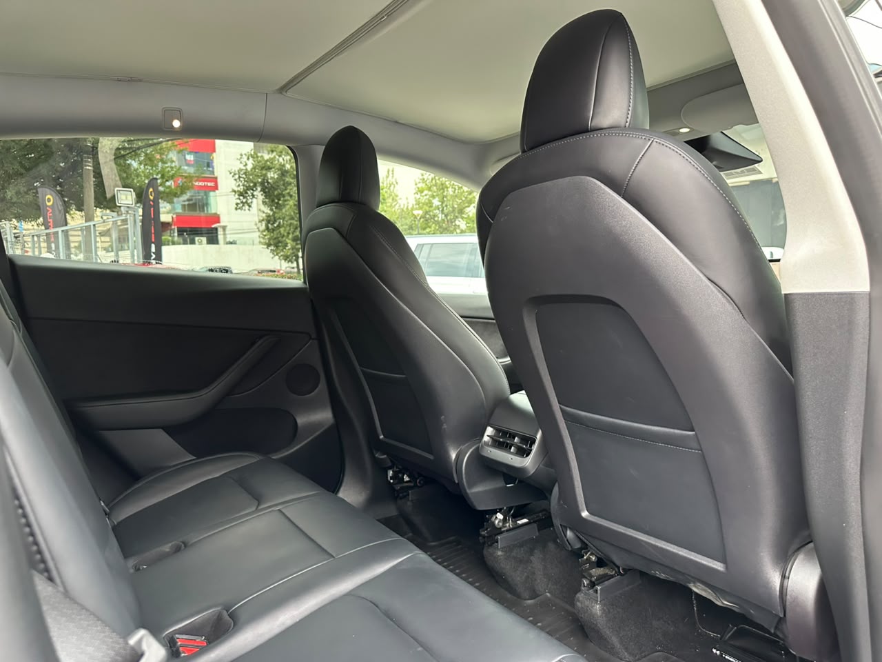 MODEL Y DUAL MOTOR PERFORMANCE