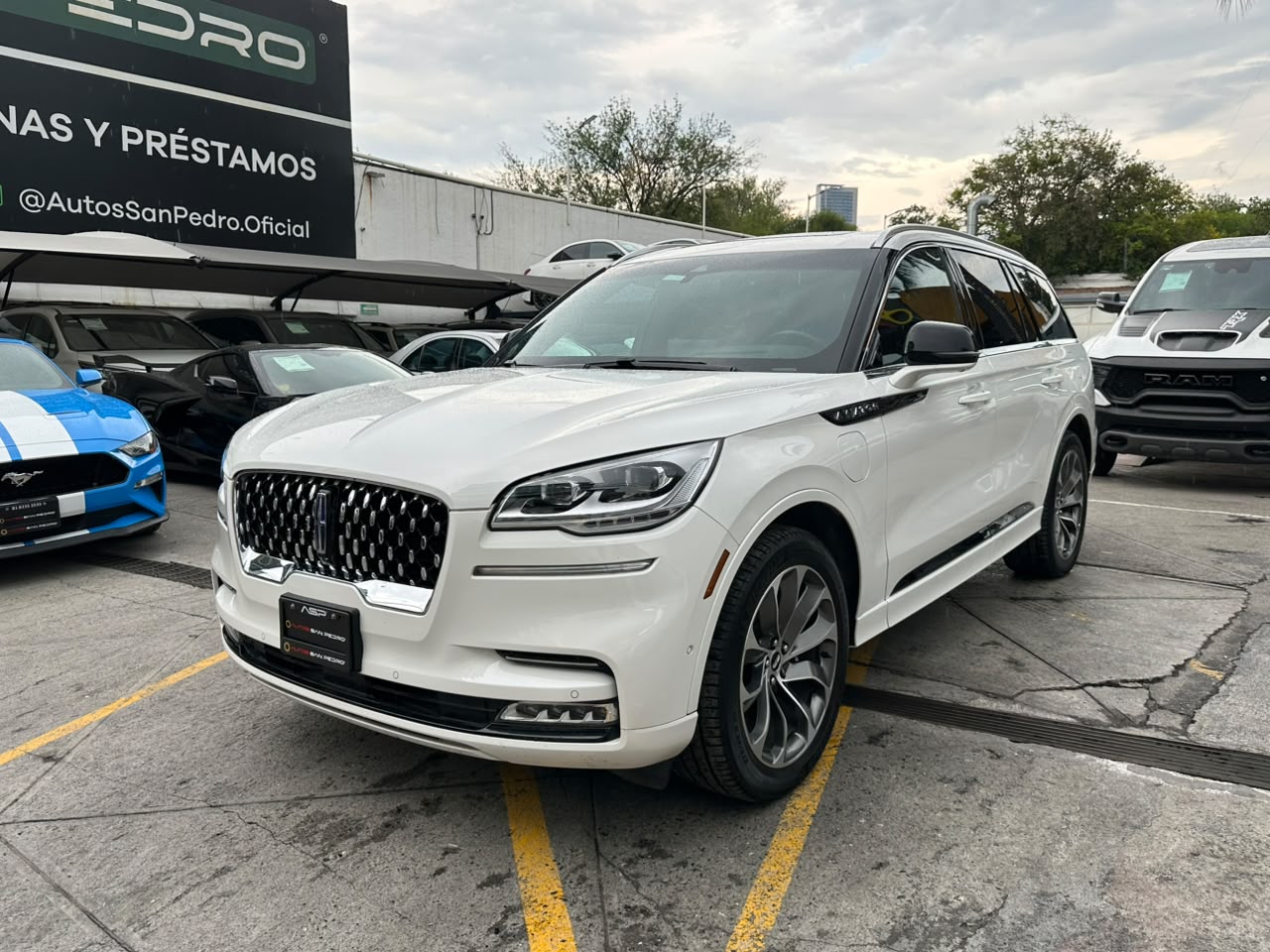 AVIATOR GRAND TOURING