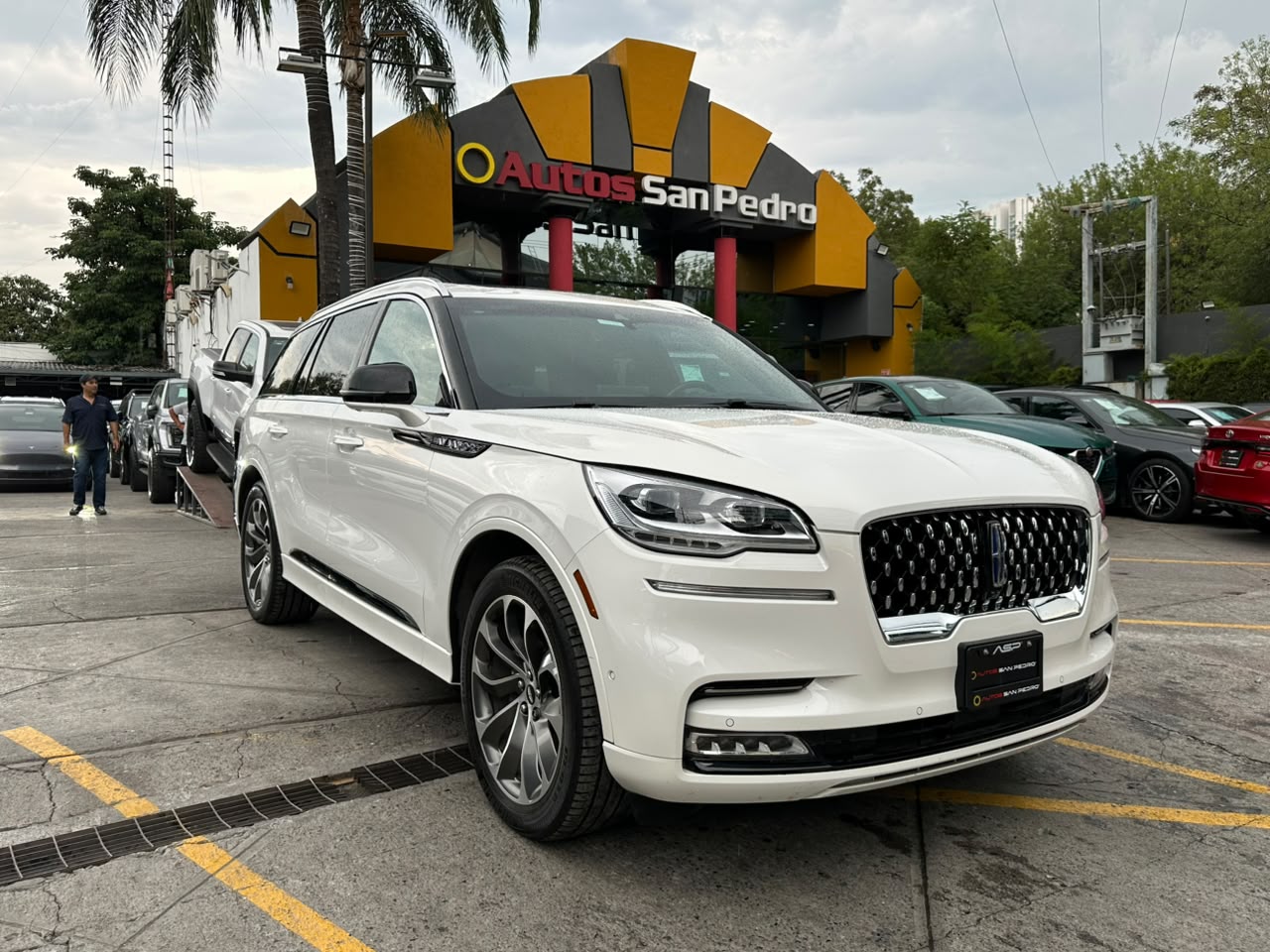 AVIATOR GRAND TOURING