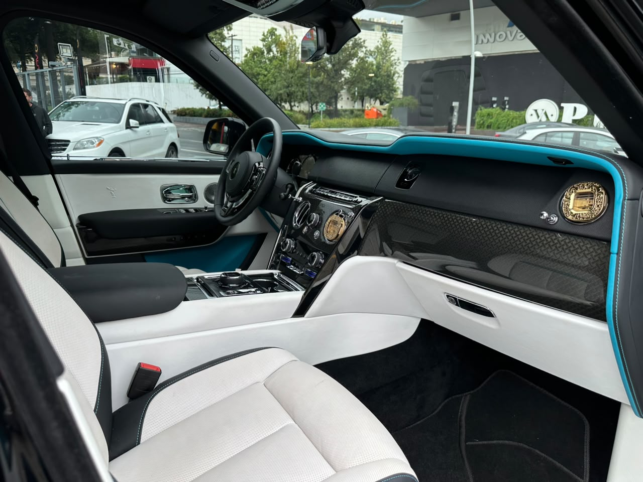 CULLINAN BLACK BADGE
